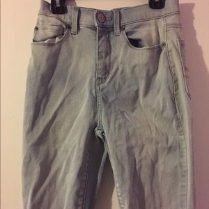 $35. New. Sz. 5. Skinny, FLX-stretch, white wash.